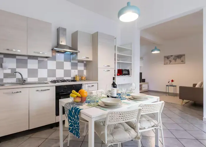 Trastevere Station 2br & Balcony *